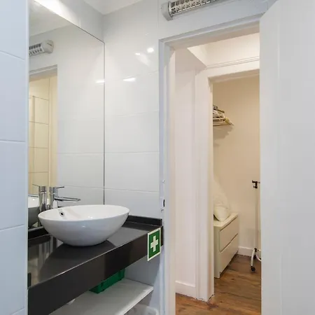 Lovelystay - Bairro Alto Terrace Wonder