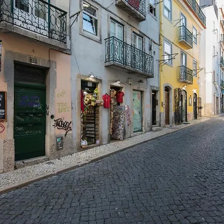 Lovelystay - Bairro Alto Terrace Wonder Apartment