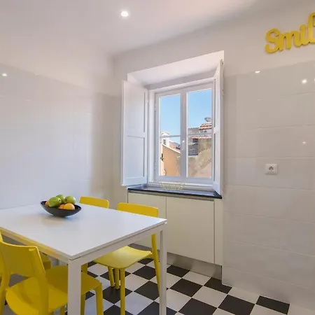 Lovelystay - Bairro Alto Terrace Wonder *