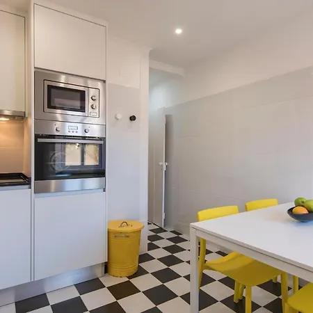 Lovelystay - Bairro Alto Terrace Wonder Apartment *
