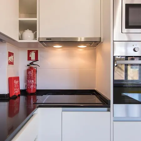 Lovelystay - Bairro Alto Terrace Wonder *